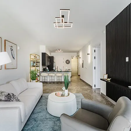 Lux Design Apartment Near Beach